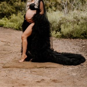 Black maternity shoot robe